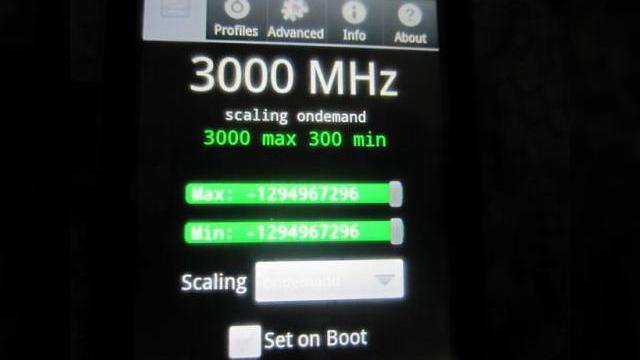 <b>Smartphone-ul care a atins 3GHz: un Motorola Droid 2 cu overclocking; Fals sau adevarat? (Video)</b>Desi am fost uimiti sa vedem zilele trecute cum un HTC Desire Z a ajuns de la 800 MHz la 1.4GHz prin overclocking, iata ca aceasta performanta a fost depasita. Autorii sunt hackerii de la Team DeFuse, iar Droid-Life ne informeaza ca acestia au overclockat...