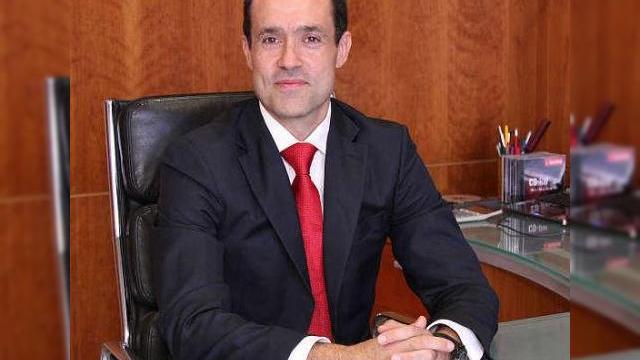 <b>CEO nou la Vodafone Romania: Inaki Berroeta; Liliana Solomon promovata pe segmentul european</b>Vodafone Romania va avea un nou CEO, in persoana lui Inaki Berroeta, ex CEO al Vodafone Malta. Acesta va prelua conducerea operatorului autohton din data de 1 decembrie, in vreme ce fostul sef al companiei, Liliana Solomon a fost promovata in postul de...