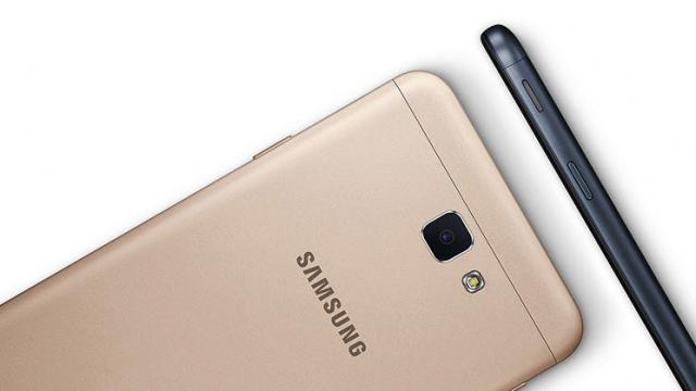 <b>Samsung Galaxy J7 Prime începe să primească actualizarea la Android Oreo, deşi e vechi de 2 ani</b>Pe neașteptate un dispozitiv mobil vechi de doi ani din portofoliul Samsung și anume modelul J7 Prime este actualizat în aceste zile la Android 8.0 Oreo. Telefonul de față debuta în toamna anului 2016 cu dotări mid-range la pachet și iată 