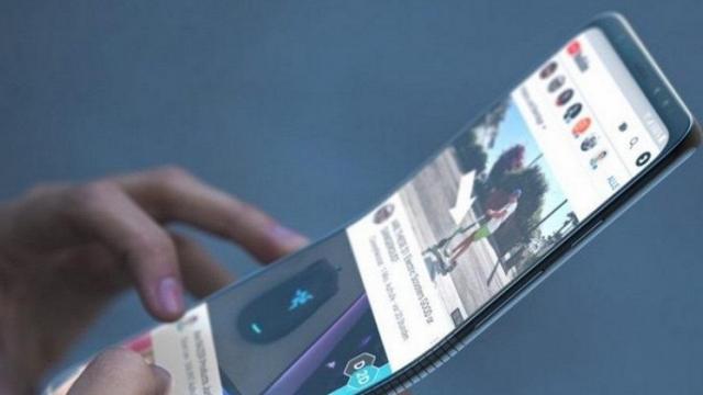 <b>Smartphone-ul pliabil Samsung va fi prezentat oficial astăzi! Iată cum poți urmări evenimentul live de la ora 20:00 (ora României)</b>În această seară de la ora 20:00, Samsung are programat un eveniment special de presă - un keynote în cadrul căruia va prezenta oficial primul smartphone pliabil din portofoliu. Am aflat recent că acesta s-ar putea numit Galaxy Flex