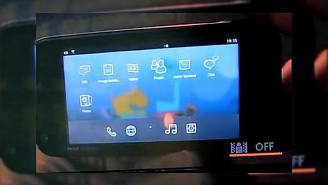 <b>MeeGo 1.1 În acțiune pe platforma hardware Moorestown (Video)</b>Conferința MeeGo 2010 este în plină desfășurare, ocazie cu care putem vedea în acțiune următorul terminal, care rulează OS-ul MeeGo 1.1. Handsetul folosește platforma Intel Moorestown și ne întrebăm dacă acest smartphone atractiv va purta...