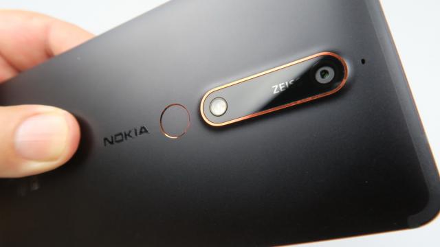 <b>Nokia 6.1: Camera cu multe bube, doar selfie Bokeh şi prim planurile salvează</b>Nokia 6 a părut OK atunci când l-am testat cu luni bune în urmă, dar cumva o parte din mine se aştepta la mai mult după un Nokia 7 Plus excelent. Şi am fost apoi şocat să văd că Nokia 5 e chiar mai bun decât Nokia 6 la unele capitole. Nokia 6.1..