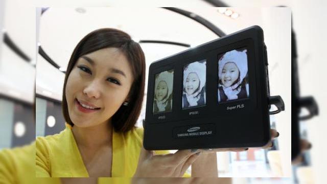 <b>Samsung prezintă noua generație de display-uri LCD-TFT</b>Samsung Mobile Display a prezentat recent cea mai nouă generație de display-uri TFT LCD pentru smartphone-uri și terminale portabile, care va înlocui tehnologia IPS. Printre îmbunătățirile aduse de această tehnologie se număra un unghi de...