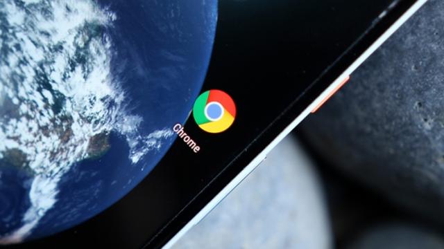 <b>Google Chrome în varianta pentru Android ar putea primi curând gesturi de navigare în stil iOS</b>Noul release Android a marcat și implementarea gesturilor de navigare prin swipe și renunțarea la butoanele clasice de navigare din partea de jos a ecranului, iar acum se pare că și browser-ul Chrome va suferi ceva modificări în bine