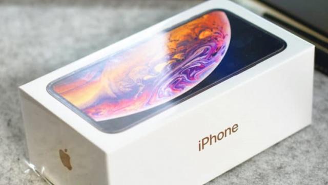 <b>Viitorul iPhone ar urma să vina cu cititor de amprente integrat în display </b>Anul 2019 ar putea marca și lansarea primului iPhone de pe piață ce va adopta un scanner de amprente integrat în ecran, o mutare destul de mare ținând cont de focusul pe care Apple l-a tot pus în ultima vreme pe mecanismul Face ID