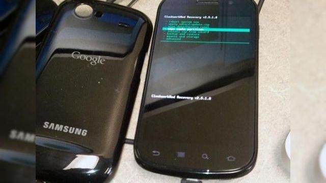 <b>Nexus S trecut prin rooting, să vedem ROM-urile de Android 2.3!</b>Vești bune de la hackerii de la XDA-developers.com, astfel că la doar o zi după punerea în vânzare a lui Samsung Nexus S și publicarea codului oficial al lui Gingerbread, experții au reușit deja rootarea primului telefon Android 2.3. După cum...
