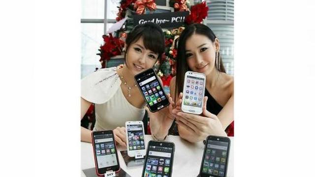 <b>Primul telefon cu memorie DDR2 - Pantech Vega X, rulează Android 2.2</b>Pantech tocmai a anunțat oficial un nou smartphone Android, Vega X, al cărui atuu principal este faptul că încorporează o memorie DDR2 (probabil de 512MB). Specificațiile acestui model sunt în rând cu restul terminalelor de pe piață și le...