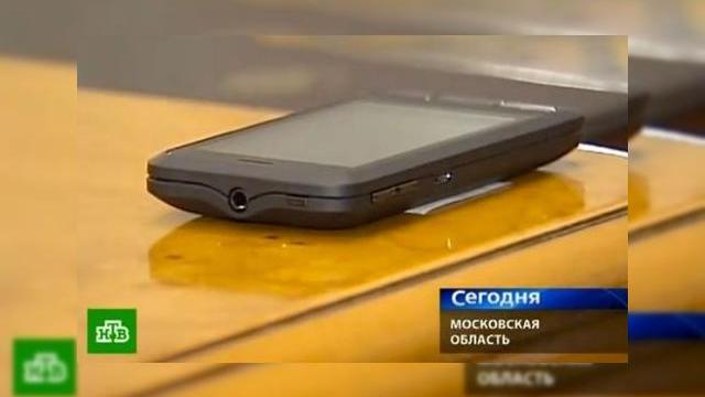 <b>De la ruși vine... un smartphone rival cu iPhone 4? Bazat pe tehnologia GLONASS și mânuit de Putin (Video)</b>Iată că există producție de telefoane și în Rusia, filiala Sitronics a celor de la AFK Sistema anunțând recent primul smartphone bazat pe tehnologia GLONASS. Handsetul a fost dezvoltat în colaborare cu firma americană Qualcomm, compania chineză...