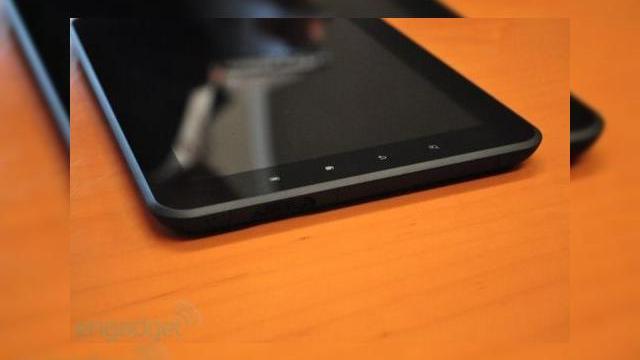<b>În sfârșit un rival pentru iPad: Toshiba Tablet, tableta Nvidia Tegra 2 proaspăt anunțată</b>în cadrul lui CES 2011, eveniment care debutează pe 6 ianuarie vom vedea, printre altele și un rival pentru iPad, produs de Toshiba. Este vorba despre o tabletă bazată pe platforma Nvidia Tegra 2 și dotată cu cea mai nouă versiune de Android,...