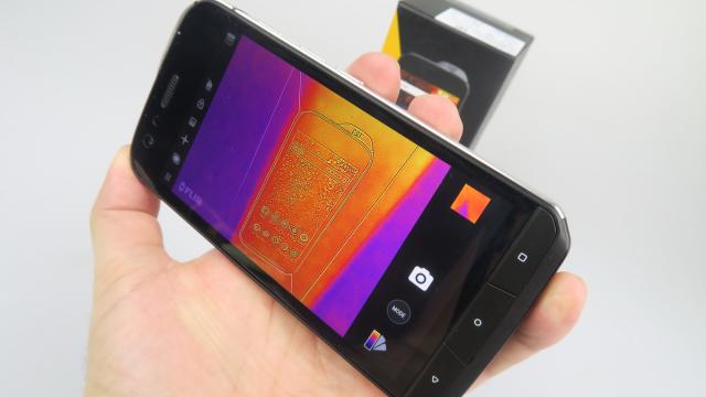 <b>CAT S61: OS, UI, aplicaţii cu Oreo stock şi multă productivitate</b>CAT S61 a devenit deja daily driverul nostru când vine vorba de teste cu camera sa termică FLIR. O folosim pentru a realiza harta termică a telefoanelor pe care le avem în teste şi a afla care sunt cele mai fierbinţi puncte ale acestora. Hai să vedem..