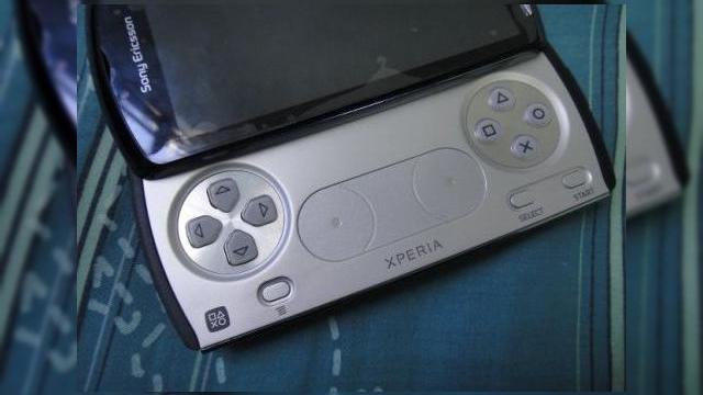 <b>Sony PSP Phone este acum branduit XPERIA și PlayStation</b>Cunoscut drept XPERIA Play, PSP Phone sau Sony Ericsson Z1 Zeus, PlayStation Phone a primit în sfârșit brandingurile oficiale. Astfel, ni se confirmă întâi OS-ul ales pentru acest terminal - Android 2.3 Gingerbread și apoi cele două branduri pe...