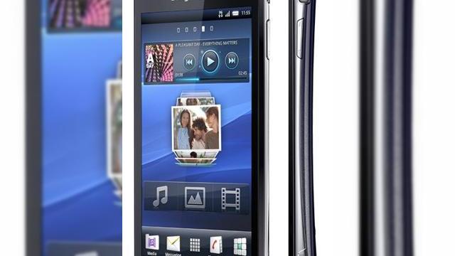 <b>Sony Ericsson XPERIA Arc, un design inovator, Android 2.3 la bord... gata de CES 2011? (Video)</b>De la site-ul rusesc Gagadget vine bomba zilei - o imagine și un clip în premieră cu telefonul Sony Ericsson XPERIA Arc. Terminalul nu a fost anunțat oficial încă, dar am putea să îl vedem de mâine prezentat la CES 2011. &nbsp; Handsetul rulează...