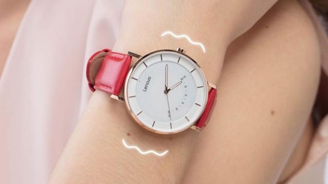 <b>Lenovo Watch S, ceasul inteligent hibrid cu certificare la apă 5ATM bifează acum o reducere pe Aliexpress</b>Astăzi avem o recomandare de smartwatch cu certificare deosebită la apă și cu o baterie pe măsură, fiind vorba despre Lenovo Watch S - un ceas hibrid vândut de către Aliexpress. Acest purtabil arătos vine în două variante, pe negru destinat 