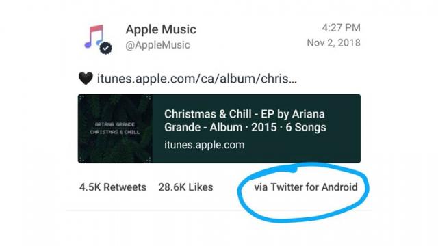 <b>Apple a folosit un telefon Android pentru o postare promoţională; Iată că se întâmplă şi invers!</b>Nu trece o lună fără să mai vedem vreo celebritate postând un tweet promoţional pentru un telefon Android dar cu menţiunea "Twitter for iPhone" pe undeva prin colţul dreapta jos. Ei bine în sfârşit apare şi reversul medaliei, iar de această 