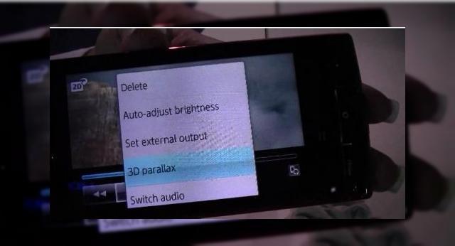 <b>Smartphone cu ecran 3D și cameră 3D prezentat de Sharp la CES 2011 (Video)</b>Pe lângă LG și al său ecran 3D pentru mobil care nu necesită ochelari speciali, am mai putut vedea la CES 2011 și compania Sharp prezentându-și smartphone-ul Galapagos, de asemenea dotat cu ecran 3D. Acest terminal Android poate fi văzut în...