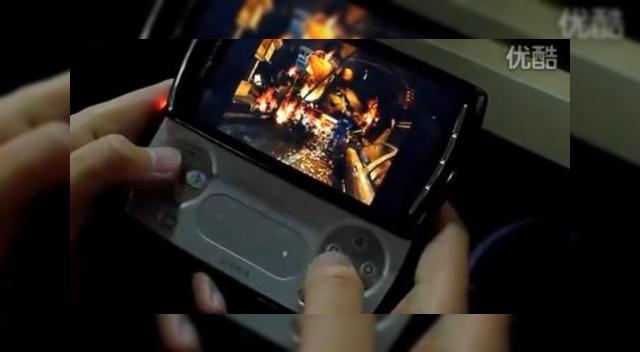 <b>Sony PSP Phone (XPERIA Play) În acțiune, În stil old schol (Video)</b>Dacă aveți nelămuriri cu privire la partea "old school", ei bine aflați că faimosul PlayStation Phone a fost surprins recent rulând jocuri de PlayStation 1 folosind un emulator. îl puteți vedea în acțiune în clipul de mai jos și suntem siguri...