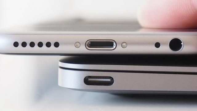 Următorul iPhone ar putea avea port USB Type-C, breton mai mic şi cititor de amprente integrat în ecran