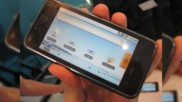 <b>Intel oferă detalii despre MeeGo, smartphone-uri cu procesor Intel Atom și MWC 2011</b>Deși platformele Maemo și Moblin au fuzionat în MeeGo, dezvoltat de Intel și Nokia, creatorul procesorului Atom are totuși intenția să lanseze și un smartphone sub branding propriu, sau poate chiar o tabletă. Vestea vine de la Renee James, șeful...