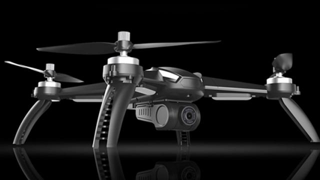 <b>TomTop are la vânzare o dronă cu filmare FHD și Wi-Fi pentru doar 139 euro; Vine și cu 3 baterii la pachet</b>Înainte de a face trecerea către o dronă high-end este recomandat să începeți să vă familiarizați cu acest tip de produse prin achiziția unui model mai accesibil care vă va iniția în domeniu. În acest sens astăzi vă prezentăm un aparat