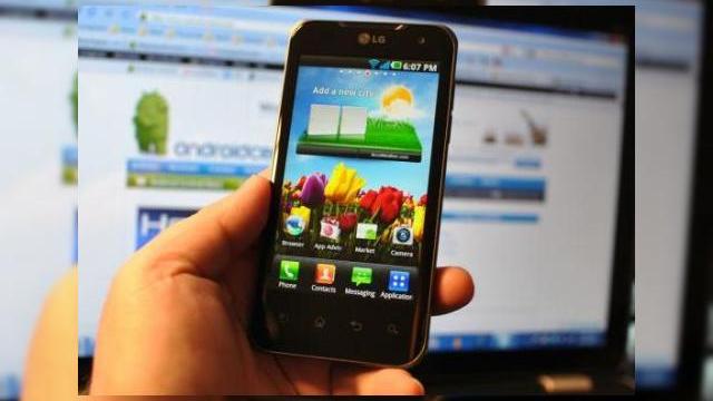 <b>Experiență hands-on cu LG Optimus 2X, primul smartphone dual-core (Video)</b>Primul smartphone cu procesor dual-core, LG Optimus 2X este un handset care va sosi pe piață în Europa în această lună, dar până ce îl vom vedea și în magazinele noastre, îl putem privi în acțiune în clipul de mai jos. Primele impresii ale...