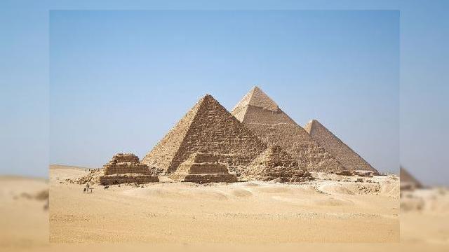 <b>HTC Pyramid, viitorul smartphone dual-core cu Android la bord?</b>Zvonuri recente de pe web au indicat faptul că HTC pregătește un nou smartphone dual-core, cu numele de HTC Pyramid și destinat operatorului T-Mobile. Handsetul ar urma să vină cu un display de 4.3 inch și suport pentru conectivitate HSPA+. &nbsp;...