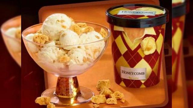 <b>Android Ice Cream va aduce funcțiile lui Android 3.0 Honeycomb pe telefoane?</b>După lansarea lui Android 3.0 Honeycomb, care a avut loc în această săptămână, au început să apară speculațiile cu privire la Android 2.4, urmașul lui Gingerbread. Cunoscut și ca Ice Cream sau Ice Cream Sandwich, noul Android pentru telefoane...