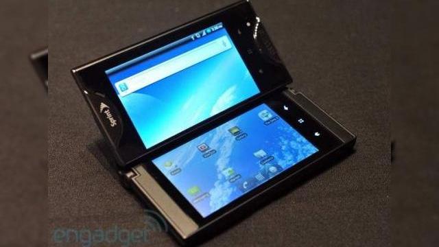 <b>Primul telefon dual-screen rulează Android, este Kyocera Echo (Video)</b>Operatorul american Sprint tocmai a lansat handsetul Kyocera Echo, o premieră prin faptul că este un terminal dual display. După cum puteți vedea și în imagini, telefonul folosește două ecrane de 3.5 inch, cu rezoluție de 480 x 800 pixeli. &nbsp;...