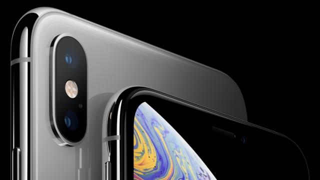<b>Primele iPhone-uri noi din 2019 ar putea sosi chiar în această lună (Zvon)</b>În ceea ce aş putea numi vestea şocantă a săptămânii, aflăm azi că primele noi iPhone-uri din 2019 ar putea sosi în această lună. În ultimii ani Apple a prezentat modelele iPhone în toamnă, în septembrie în special