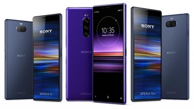 <b>Sony Xperia XZ4 se va numi de fapt Xperia 1, scapă pe nuanţa mov</b>Cu puţin peste 48 de ore înainte de debutul lui Sony Xperia XZ4, aflăm că de fapt viitorul flagship Sony va avea alt branding. Informaţia vine de la cea mai de încredere sursa posibilă, Evan Blass. Se pare că telefonul se va numi de fapt "Xperia 1"..
