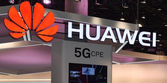 <b>Urmăreşte evenimentul Huawei de la MWC 2019 Live începând cu ora 15:00 - debutează pliabilul Huawei Mate X (Video)</b>Astăzi începând cu ora 15:00 Huawei are un eveniment organizat la MWC 2019. Va fi despre telefoane pliabile şi 5G, cu Huawei Mate X în prim plan. Terminalul a scăpat deja într-un poster şi un hands-on, deci ne este oarecum familiar.