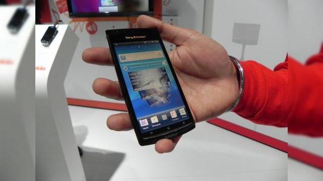 <b>MWC 2011: Sony Ericsson Xperia Arc, bazat pe tehnologia Bravia (Video)</b>Mobile World Congress se desfășoară în Barcelona chiar acum și noi ne continuăm periplul în lumea tehnologiei, prin intermediul lui Zsolt Tamassy, care recent a avut ocazia să vadă în acțiune smartphone-ul Sony Ericsson Xperia Arc. El ne-a...