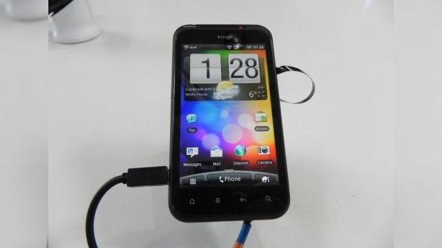<b>MWC 2011: HTC Incredible S, În sfârșit un rival pentru Samsung Galaxy S II În Barcelona (Video)</b>Dacă am fost și continuăm să fim impresionați de Samsung Galaxy S II, am găsit în sfârșit la MWC 2011 un rival pe seama acestuia. Deși nu este vorba despre un model dual core, HTC Incredible S este un handset destul de impresionant, asupra...