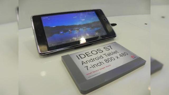 <b>MWC 2011: Aruncăm o privire asupra tabletei Huawei Ideos S7 (Video)</b>După ce am avut ocazia să aflăm ce ne rezervă tableta Huawei Ideos S7 Slim, pe care am văzut-o în acțiune la MWC 2011, iată că ne întoarcem puțin în timp și aruncăm o privire asupra modelului Ideos S7. Acesta rulează Android 2.1...