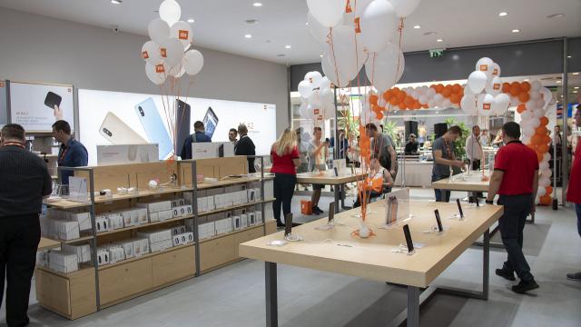 <b>Xiaomi vrea să îşi tripleze numărul de magazine din Europa până la final de 2019</b>Xiaomi e pe cai mari şi vrea să cucerească şi mai abitir Europa. Deja are un preţ imbatabil pentru Xiaomi Mi 9, care e foarte dorit pe plan european şi epuizat la vânzările fulger din China. India e ca şi cucerită, iar filialele europene înfloresc. Chinez