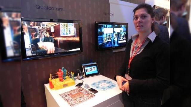 <b>MWC 2011: Qualcomm ne prezintă o nouă aplicație augmented reality; generează un duel virtual Între roboți de jucărie (Video)</b>Celebrul joc cu roboți din plastic Rock &#39;em Sock &#39;em poate deveni un joc digital, după cum ne-a demonstrat Qualcomm la standul său în cadrul Mobile World Congress 2011. Astfel, folosind o aplicație augmented reality Qualcomm pe un telefon...