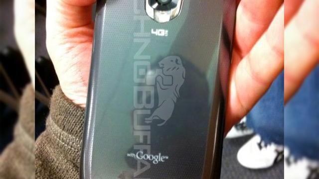 <b>Samsung Stealth, un nou telefon LTE 4G În imagini proaspate; acum și cu o listă completă de specificații!</b>Samsung Stealth se numără printre smartphone-urile care și-au făcut apariția la CES 2011, dar fără un nume oficial sau o conferință de presă dedicată lor. Terminalul a apărut din nou pe web în această săptămână, în câteva imagini live,...