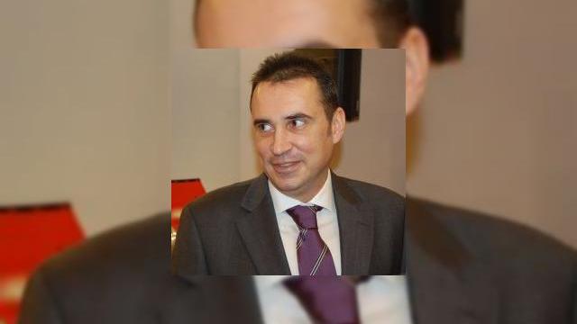 <b>Cel mai bine vândut smartphone În rețeaua Vodafone este...</b>După ce am aflat ieri că Android câștigă tot mai mult teren pe piața autohtonă telecom, astăzi aflăm și performerii anului trecut la capitolul vânzări, în rețeaua Vodafone. Nokia 5230 a fost cel mai bine vândut handset al operatorului,...