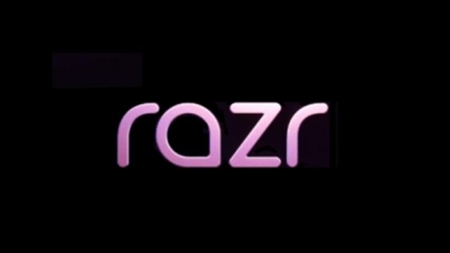 <b>Smartphone-ul pliabil Moto RAZR va fi unul mid-range; Aflăm dotările descoperite de XDA-Developers</b>Se vorbește mult în ultima vreme și despre smartphone-ul pliabil Motorola RAZR, o reinventare a celebrului terminal cu clapetă pe care ni-l doream cu toții sau pe care unii chiar l-au avut în buzunar ani buni. Astăzi nu mai vorbim 