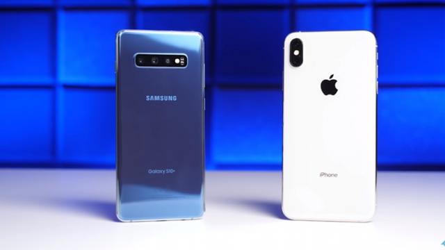 <b>Test de performanţă: Samsung Galaxy S10+ versus iPhone XS Max; Rezultatul surprinde spre final (Video)</b>Samsung Galaxy S10+ a primit până acum teste de baterie, de rezistenţă şi de cameră, iar acum vedem şi cum stă la un test de performanţă. Nu e vorba despre un benchmark clasic, ci de utilizare ce o imită pe cea a unei persoane reale