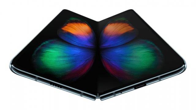 <b>Samsung Galaxy Fold apare într-o listare GeekBench cu rezultate sub cele obținute de Galaxy S10+</b>După cum probabil știți, nu mai avem atât de mult de așteptat până la debutul comercial al smartphone-ului pliabil Samsung Galaxy Fold - fiind vehiculată luna mai pentru startul livrărilor. Între timp descoperim că terminalul 