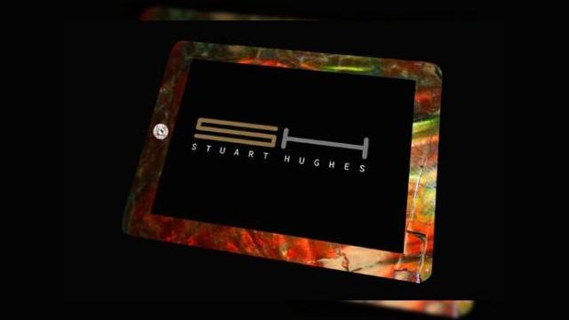 <b>iPad 2 cu fragmente de dinozaur Încrustate și diamante? Da, pentru "suma modică" de 5.6 milioane de euro</b>Nici nu s-a lansat bine iPad 2 în varianta internațională și au apărut deja customizarile tabletei, cum este cazul variantei de mai jos. Ei bine, aceasta costă 5.6 milioane de euro și nu din cauză că ar fi împodobită cu diamante sau metale...