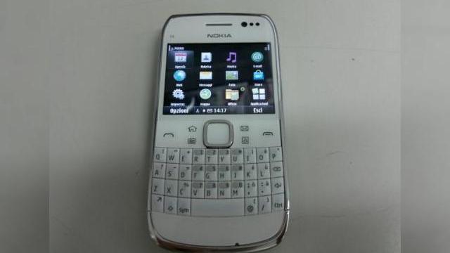 <b>Nokia E6-00 Își face apariția pe web În imagini, clipuri video, plus câteva specificații (Video)</b>După ce am făcut cunoștiință cu Nokia E7 și am fost fermecați de acest urmaș al seriei Communicator, iată că un nou model din aceeași serie își face apariția: E6-00. Apărut în prealabil pe web în câteva imagini, handsetul este din nou...