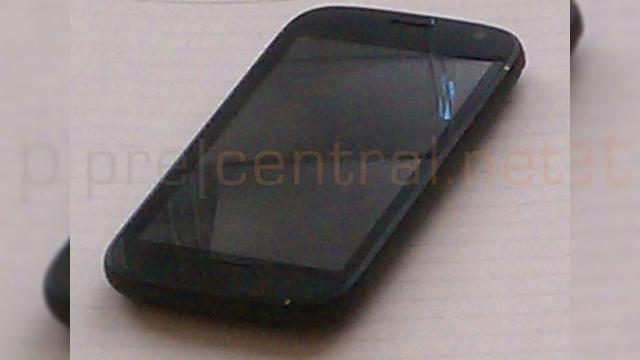 <b>HP Stingray, un nou terminal cu webOS la bord? Iată prima imagine!</b>După scăpări ale celor de la HTC și Nokia, este momentul ca și HP să se alăture companiilor care ne pregătesc terminale misterioase... Ceea ce vedeți mai jos este HP Stingray, un nou smartphone weBOS, cu siguranță mai atractiv decât Pre 3 și...