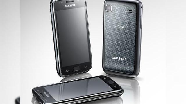 <b>Samsung Galaxy S 2011 Edition vine cu procesor de 1.4GHz, sosește În Rusia În mai</b>Cunoscut la nivel internațional drept Samsung Galaxy S Plus, Galaxy S 2011 Edition a fost recent confirmat pentru lansare în Rusia. Handsetul va debuta la vecinii din est în mai, la prețul de 780 de dolari și asta în aceeași perioadă în care ar...