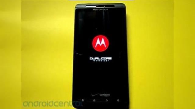 <b>Motorola Droid X2 ne dovedește că este un smartphone dual core (Video)</b>Deși am văzut până acum numeroase imagini cu Motorola Droid X2, acest misterios smartphone a rămas la gradul de terminal neanunțat încă. Ei bine, măcar acum știm că acest model este unul dual core, după cum dovedește clipul de mai jos prin...