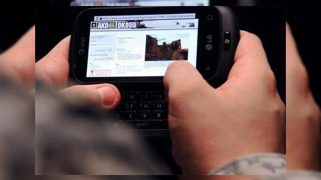 <b>Armata americană bazată pe o rețea Android? Iată cum vor folosi aplicațiile robotului verde soldaților</b>Dacă multe din tehnologiile vitale astăzi au apărut în urma unor inovații sau experimente militare, ei bine e momentul că tehnologia civilă să fie folosită pentru a crea un produs util soldaților. Astfel, aflăm că armata Statelor Unite...