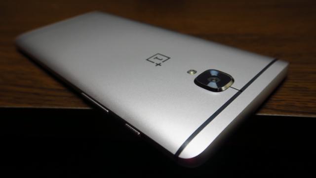 <b>OnePlus 3 primește Android 9.0 Pie Public Beta, momentan doar în varianta HydrogenOS</b>Cu aproximativ o săptămână în urmă sosea și confirmarea faptului că smartphone-urile OnePlus 3 și OnePlus 3T vor primi actualizarea la Android 9.0 Pie, un prim pas în direcția aceasta fiind făcut astăzi