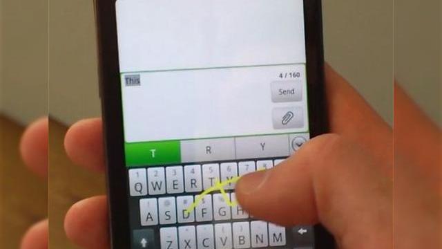 <b>HTC Sensation folosește o tastatură virtuală În stil Swype - HTC Trace</b>HTC Sense 3.0 aduce cu sine și o nouă tastatura virtuală pe noul telefon dual core HTC Sensation. Această tastatură amintește de cea Swype, după cum puteți vedea în imaginea de mai jos. &nbsp; Prin intermediul tehnologiei HTC Trace veți putea...