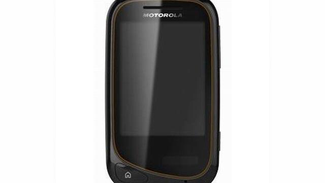 <b>Un nou telefon cu două display-uri, Motorola EX130</b>în cazul acestui nou model de telefon cu două display-uri, nu trebuie să vă imaginați ceva de genul lui Kyocera Echo, ci mai degrabă un handset ca Samsung Continuum. Astfel, pe lângă ecranul principal al lui Motorola EX130, sub acesta va fi plasat...