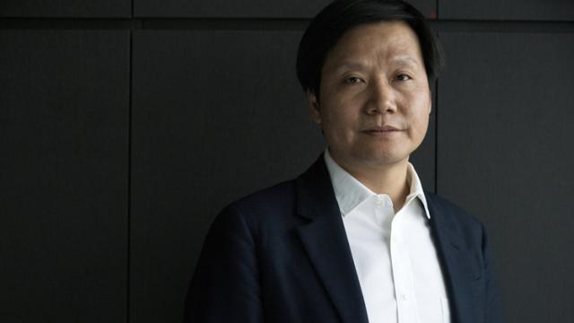 <b>Fondatorul Xiaomi, Lei Jun a câștigat în 2018 aproape la fel de mult cât firma pe care o conduce; Alege să doneze banii primiți</b>Printre miliardarii de origine chineză îl avem și pe Lei Jun, acesta fiind fondatorul și totodată actualul CEO al gigantului Xiaomi - firmă despre care am aflat de curând faptul că nu se bazează pe hardware pentru a face bani